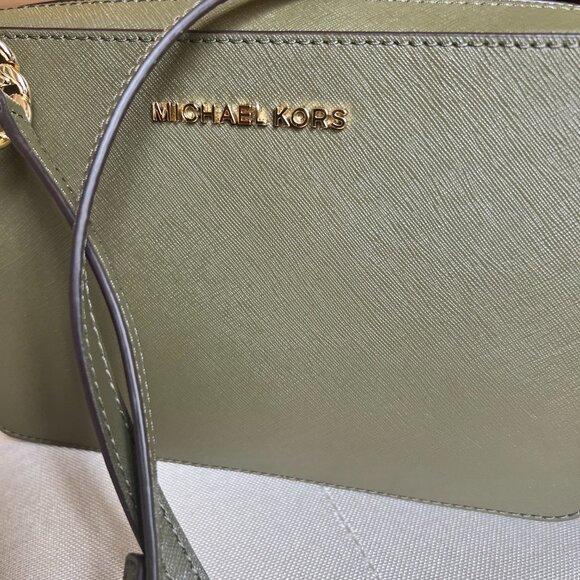 Michael Kors Jet Set Crossbody Camera Bag sz Large in "Duffle" Olive Green color - Picture 7 of 16